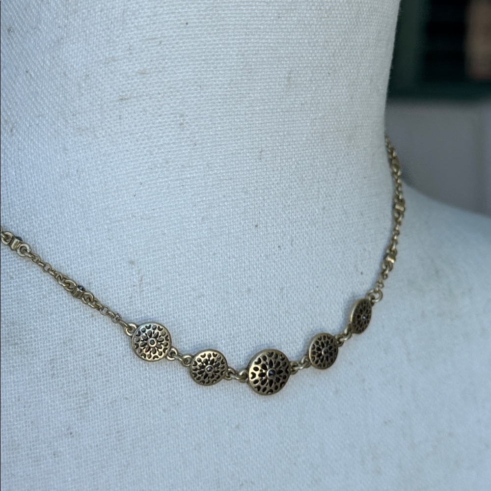 Lucky Brand dainty choker style necklace - NWOT - Picture 2 of 7